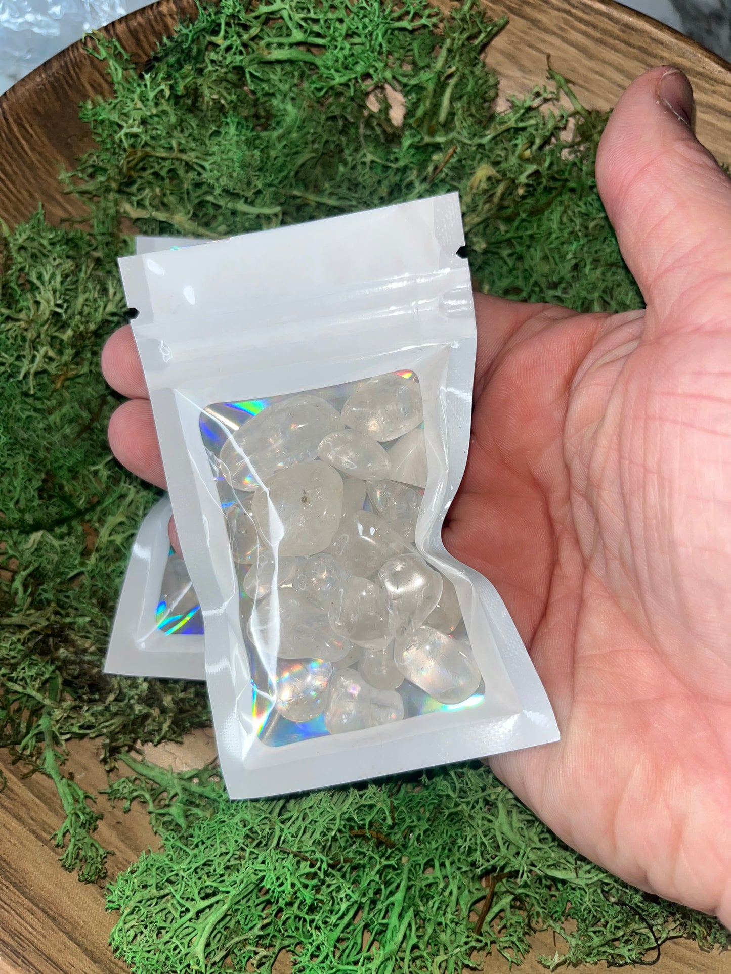 Clear quartz chips ￼